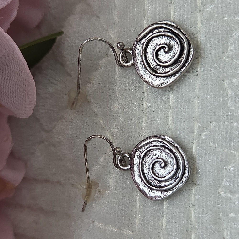 Chic Silver Swirl Earrings NWOT - Picture 2 of 2